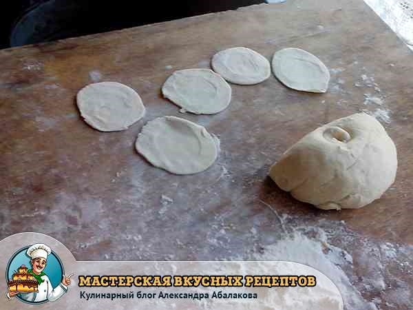 Вареники з вишнею: рецепт покрокового задоволення